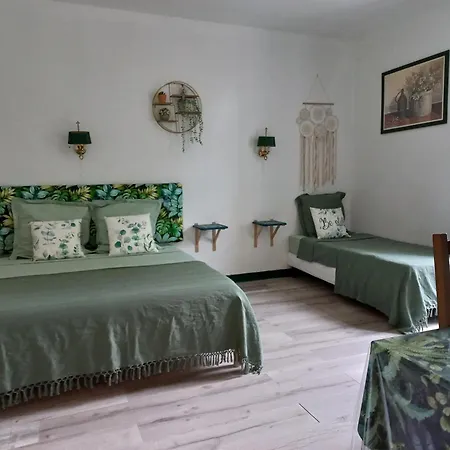 Domaine De Fontsauzine - Et D'hotes 3*