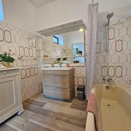 Domaine De Fontsauzine - Et D'hotes Bed & Breakfast