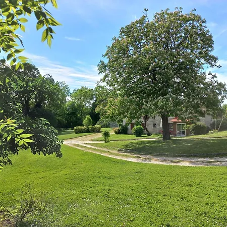 Domaine De Fontsauzine - Et D'hotes Genouille (Charente-Maritime)