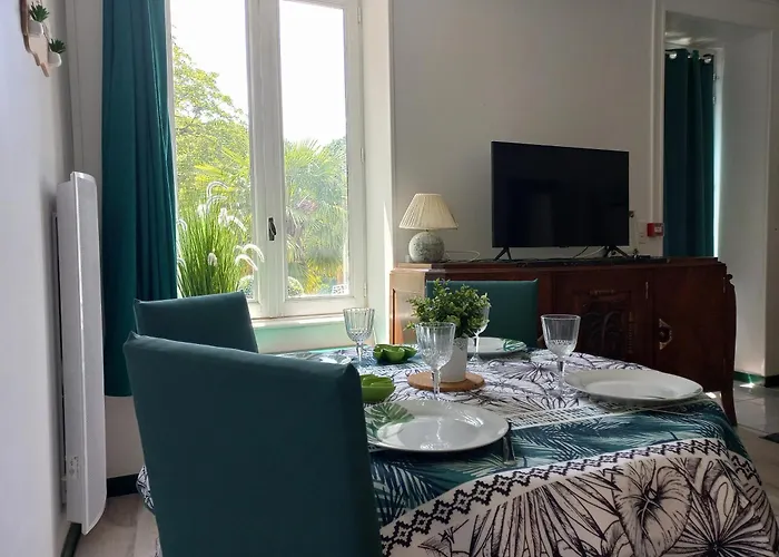 Domaine De Fontsauzine - Et D'hotes Bed and breakfast 3*