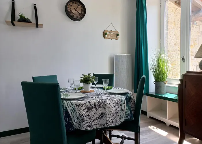 Domaine De Fontsauzine - Et D'hotes Bed and breakfast Genouille (Charente-Maritime)