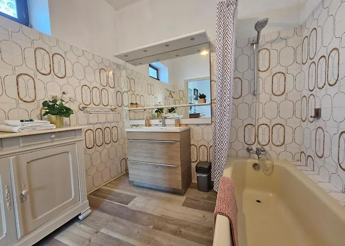 Domaine De Fontsauzine - Et D'hotes Bed and breakfast