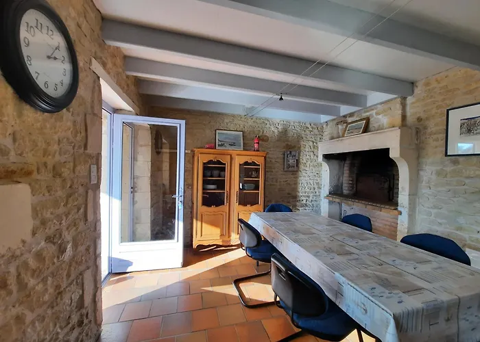 Domaine De Fontsauzine - Et D'hotes 3*