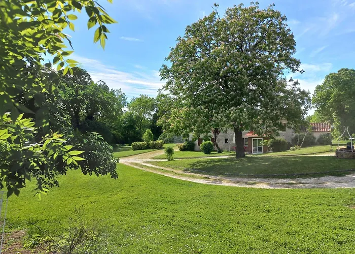 Domaine De Fontsauzine - Et D'hotes Genouille (Charente-Maritime)