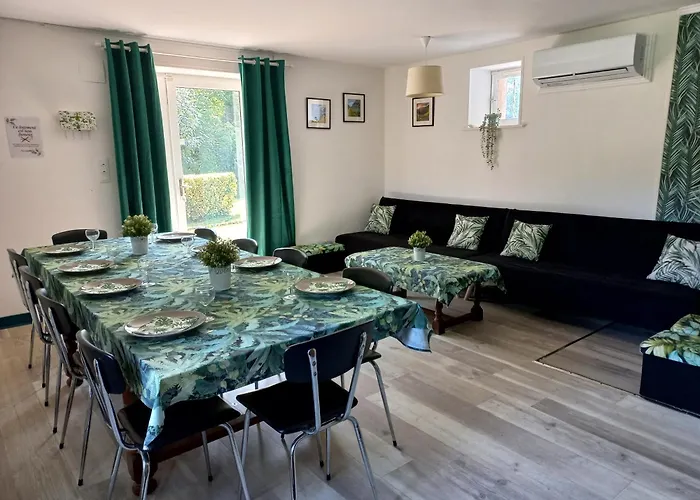 Domaine De Fontsauzine - Et D'hotes 3*